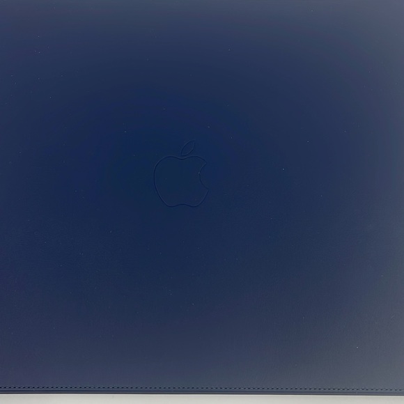 MACBOOK AIR/MACBOOK PRO (13-inch) Leather Sleeve Midnight Blue EUC - Picture 4 of 16